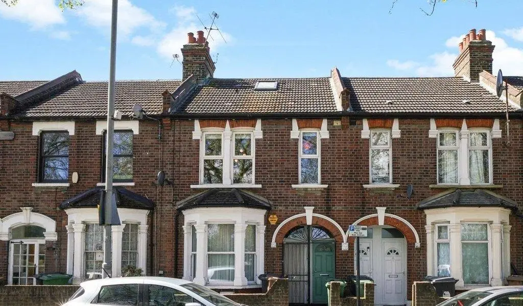 Roofers in Forest Gate